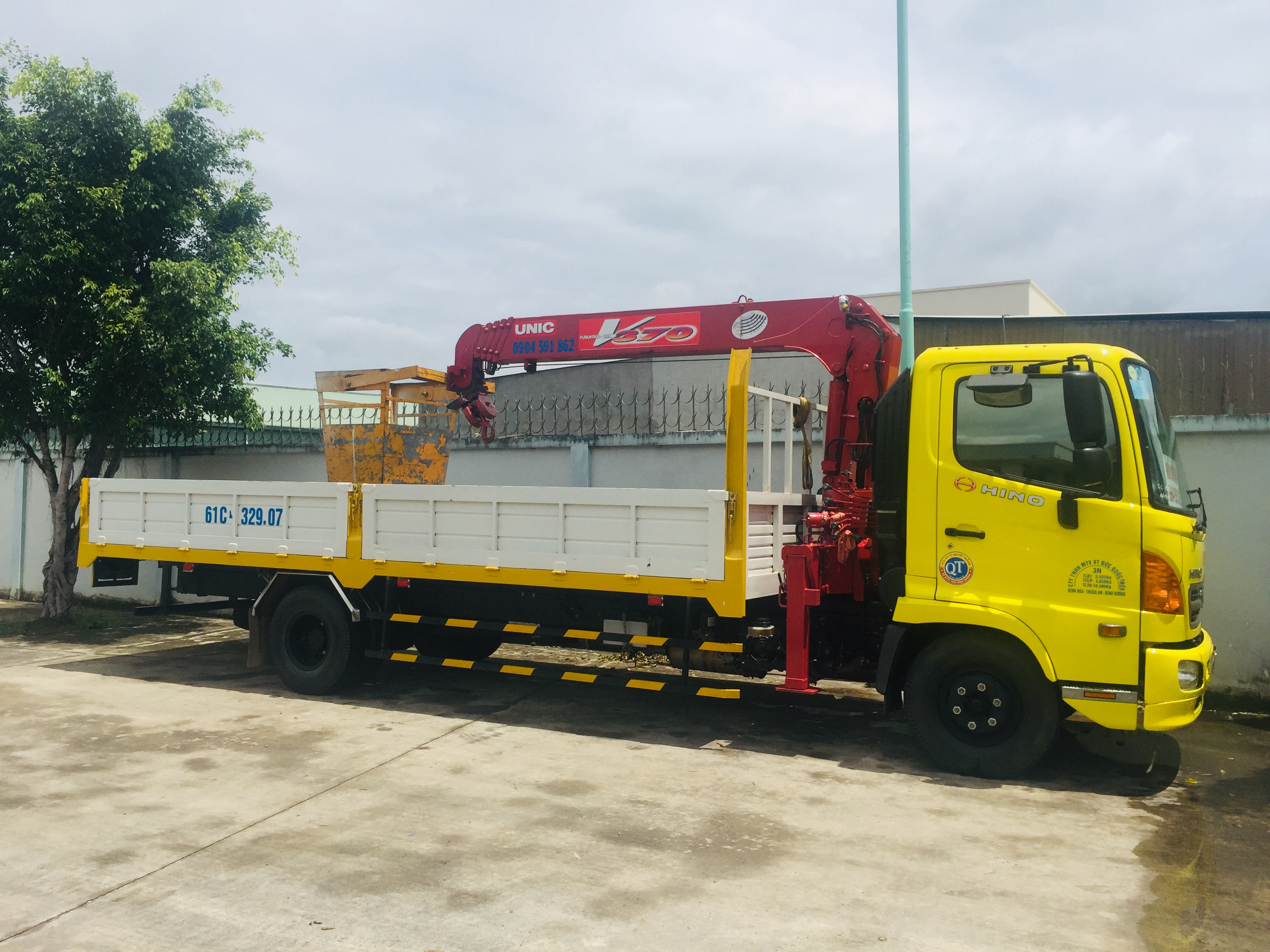 Chuyên cung cấp xe cẩu vận chuyển di dời hàng hoá giá tốt 