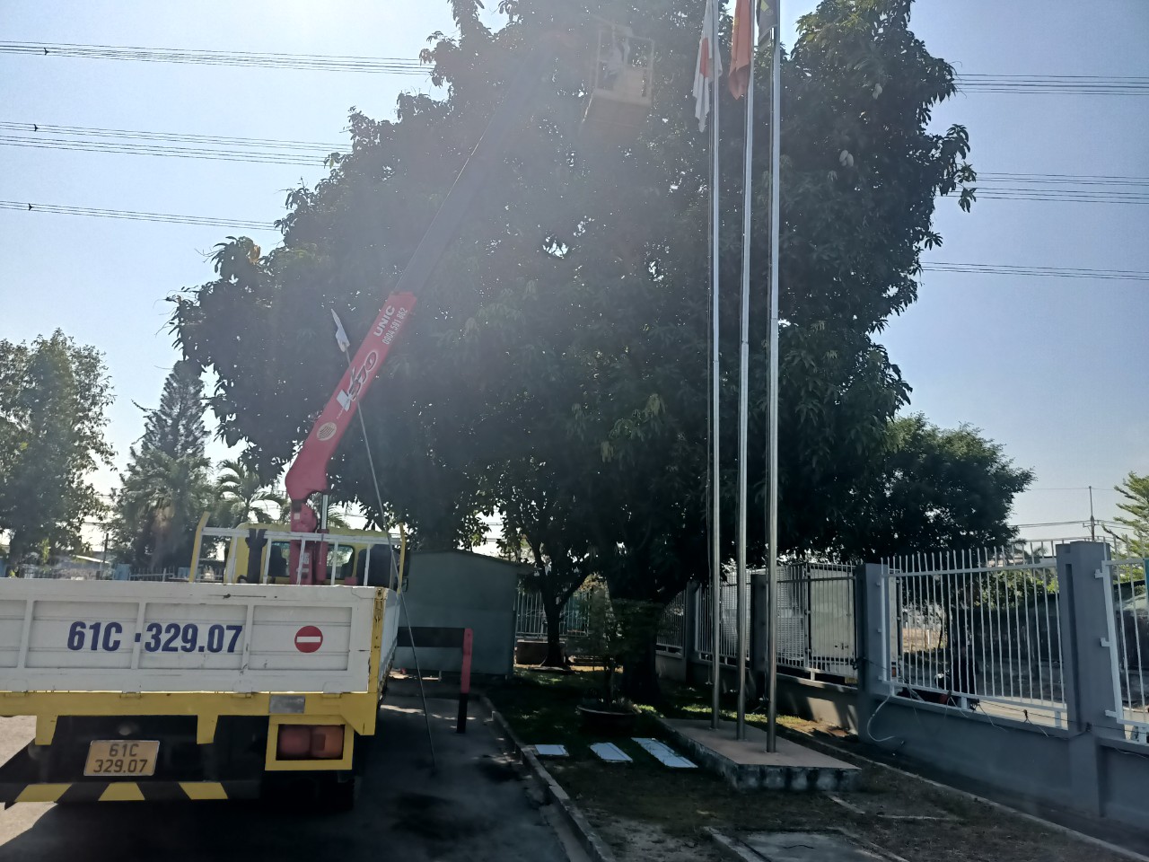 Chuyên cung cấp xe cẩu nâng người giá rẻ tại Long An