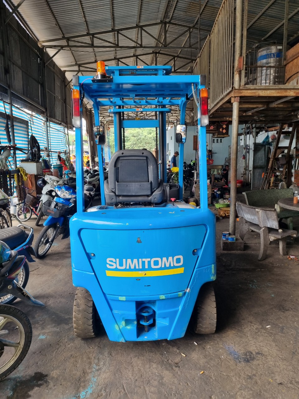 Công ty Đức Quốc Thiện chuyên cung cấp xe nâng từ 2,5 tấn đến 20 tấn tại VSIP 1 Công ty Đức Quốc Thiện chuyên cung cấp xe nâng từ 2,5 tấn đến 20 tấn tại VSIP 1