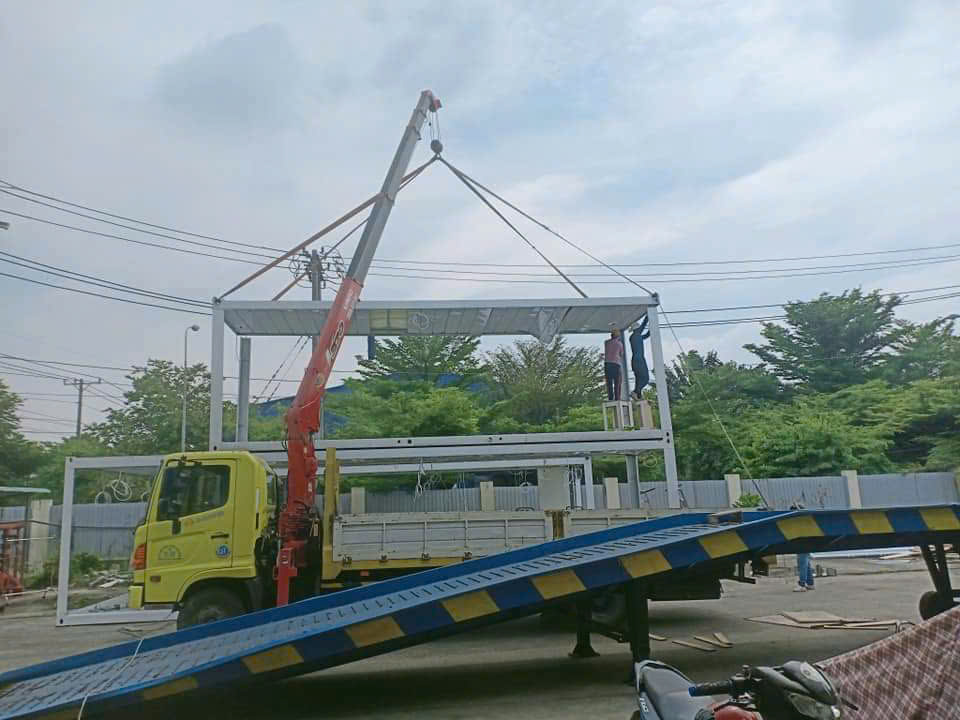 Xe cẩu di dời máy móc chuyên nghiệp tại Vsip 2 của công ty Đức Quốc Thiện